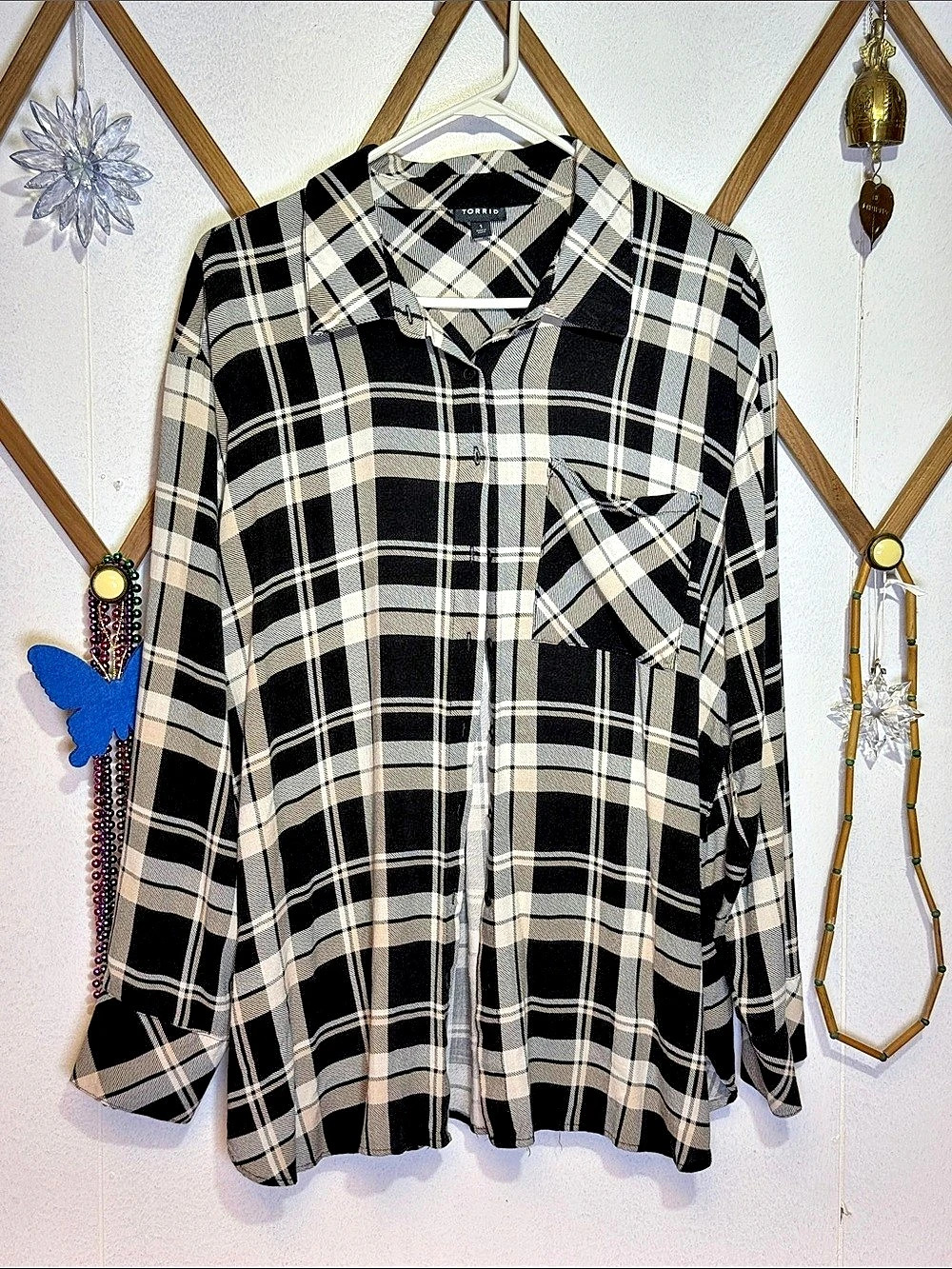 Torrid Plaid Button Down Shirt in Black & White Size 1